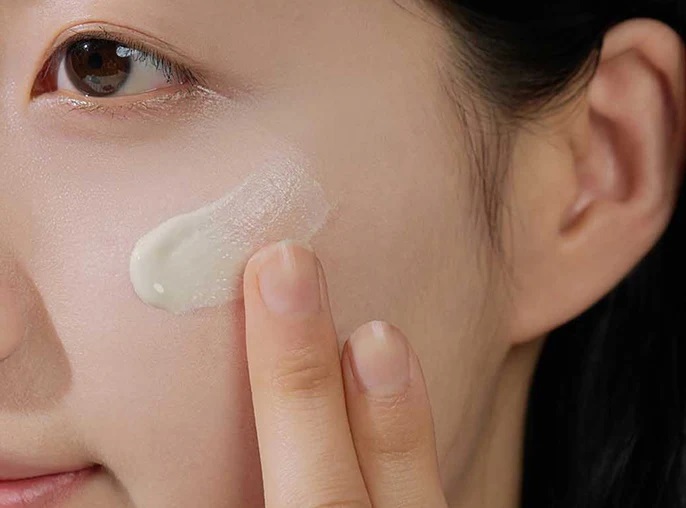 کرم ضد آفتاب رنگی سنتلا ماداگاسکار مدل ایر فیت پلاس Skin 1004 - تصویر 2